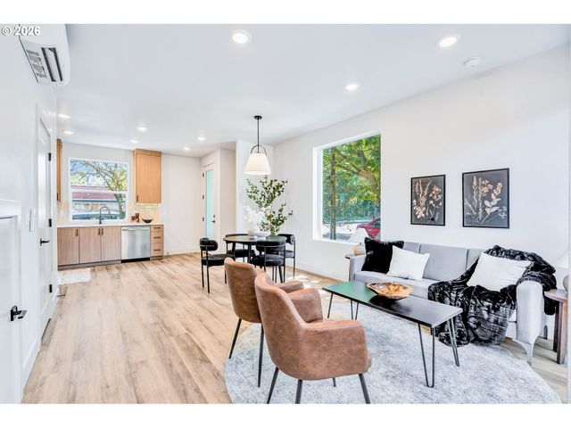 2389 Se 45TH Ave, Portland, OR 97215