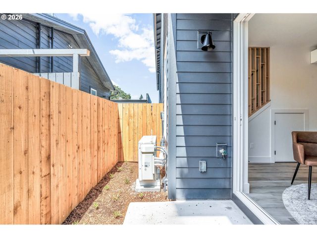 2389 Se 45TH Ave, Portland, OR 97215