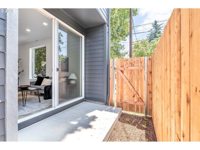 2389 Se 45TH Ave, Portland, OR 97215