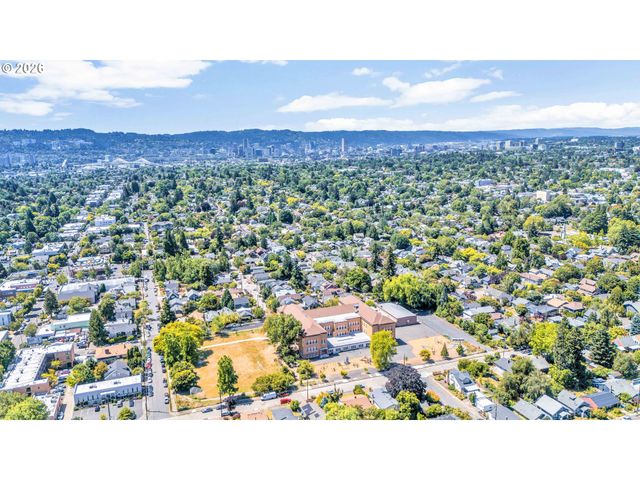 2389 Se 45TH Ave, Portland, OR 97215