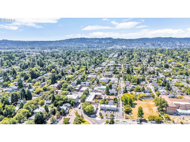 2389 Se 45TH Ave, Portland, OR 97215