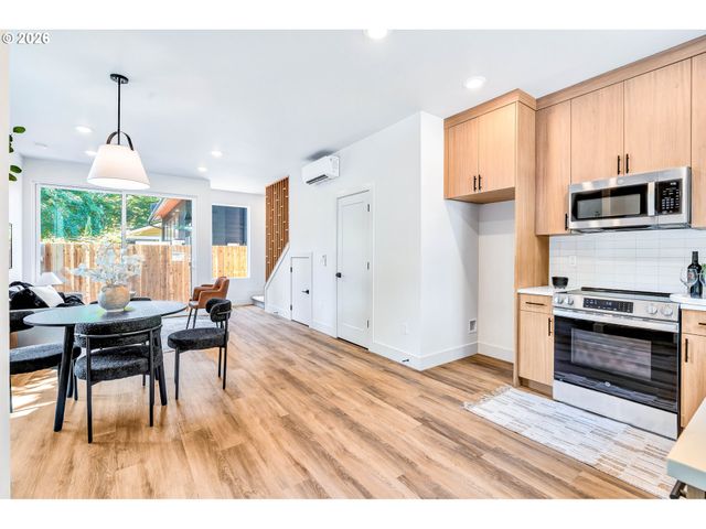 2389 Se 45TH Ave, Portland, OR 97215