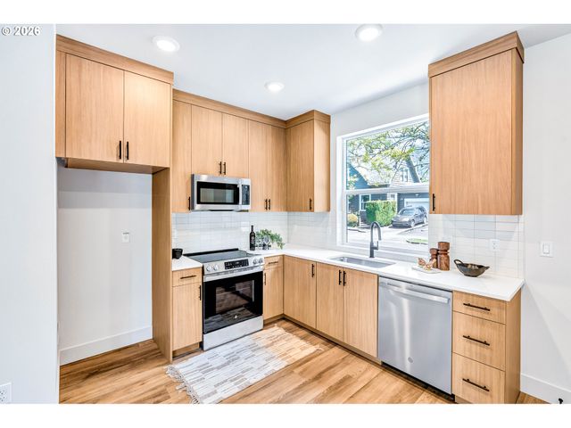 2389 Se 45TH Ave, Portland, OR 97215