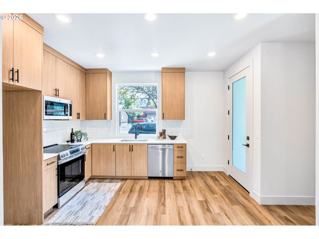 2389 Se 45TH Ave, Portland, OR 97215