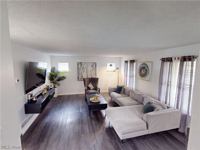 8801 Clark Avenue, Cleveland, OH 44102