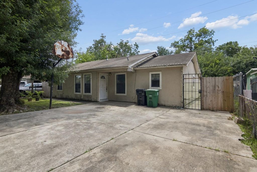 1002 Grenfell Lane, Houston, TX 77076
