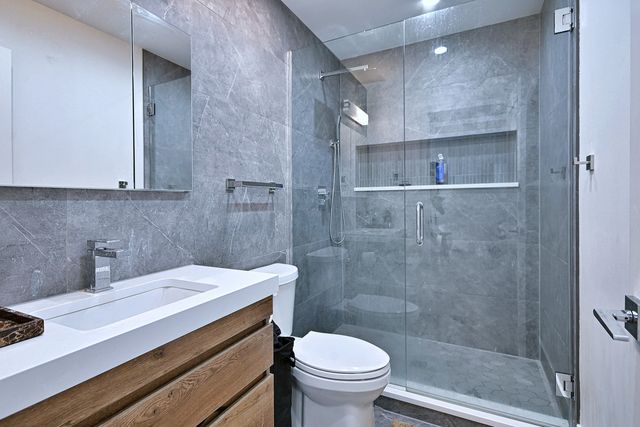 4944 Jarvis Avenue, Skokie, IL 60077