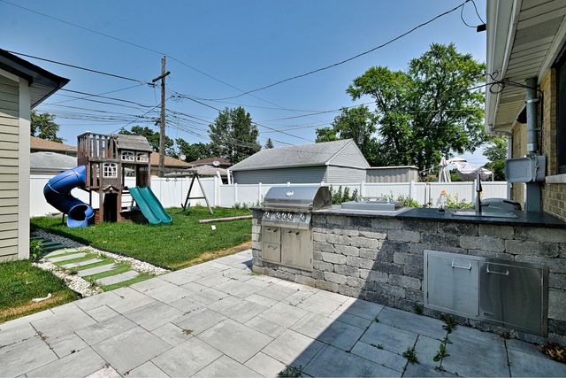 4944 Jarvis Avenue, Skokie, IL 60077