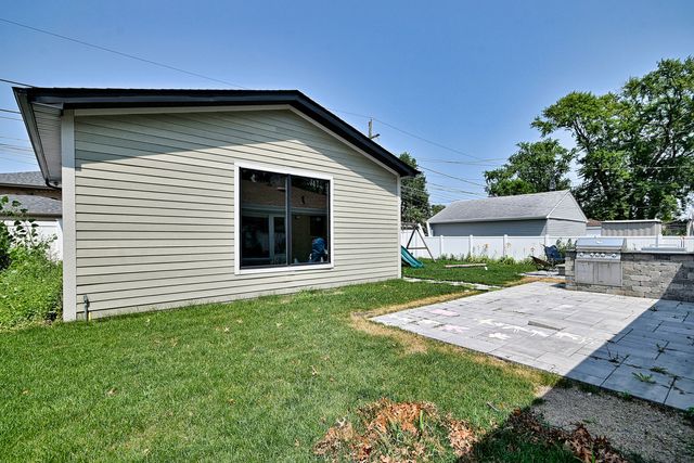 4944 Jarvis Avenue, Skokie, IL 60077