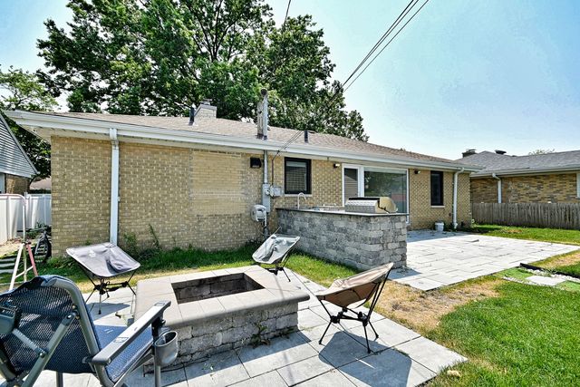4944 Jarvis Avenue, Skokie, IL 60077