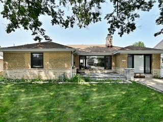4944 Jarvis Avenue, Skokie, IL 60077