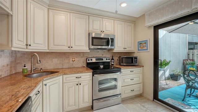 238 WOODLAND DRIVE 238, Osprey, FL 34229