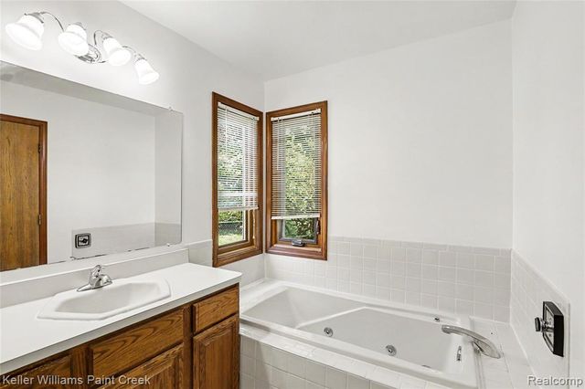 4847 Bayleaf Drive, Sterling Heights, MI 48314