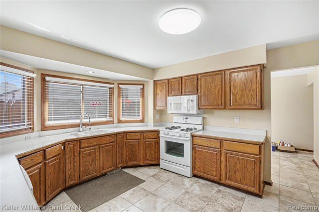 4847 Bayleaf Drive, Sterling Heights, MI 48314