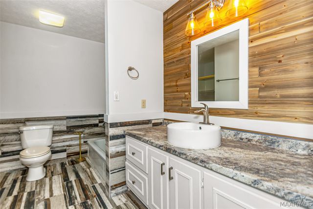 12275 Central Plank Road, Eclectic, AL 36024