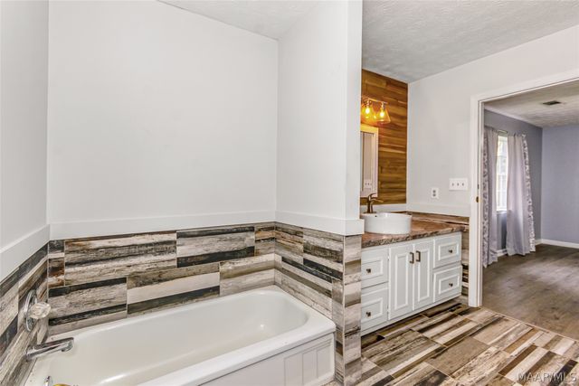 12275 Central Plank Road, Eclectic, AL 36024