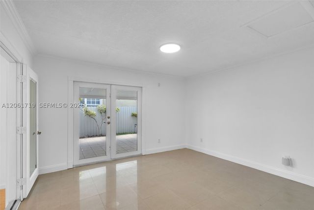 3685 W 9th Ave, Hialeah, FL 33012
