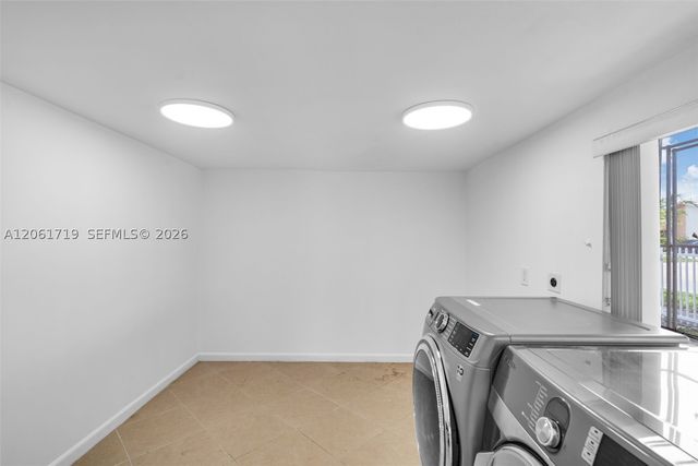 3685 W 9th Ave, Hialeah, FL 33012