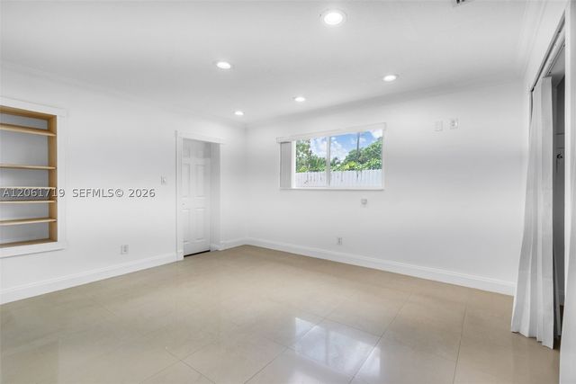 3685 W 9th Ave, Hialeah, FL 33012