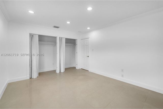 3685 W 9th Ave, Hialeah, FL 33012