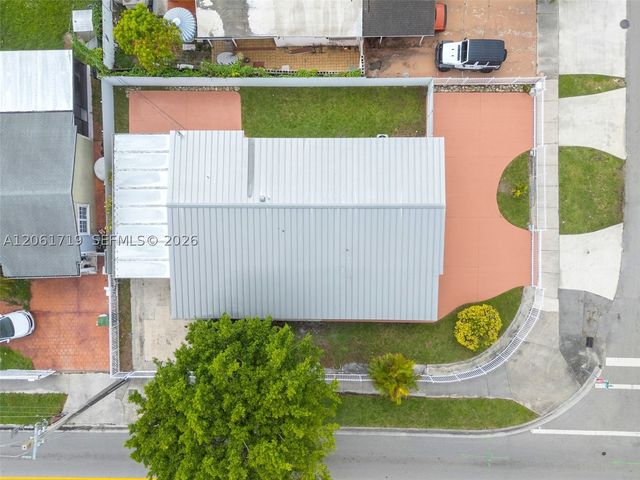 3685 W 9th Ave, Hialeah, FL 33012