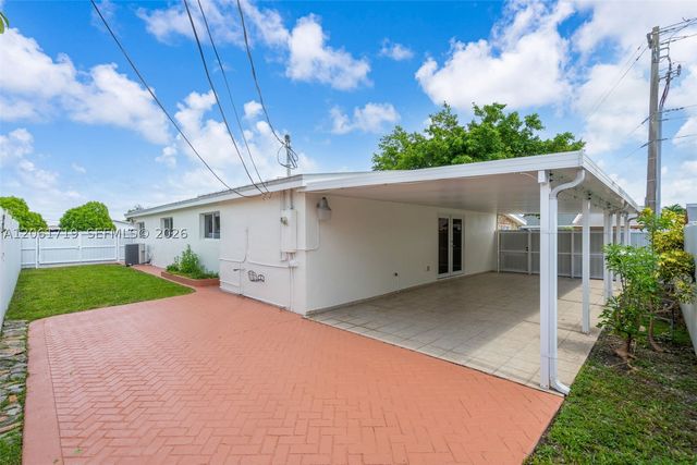3685 W 9th Ave, Hialeah, FL 33012