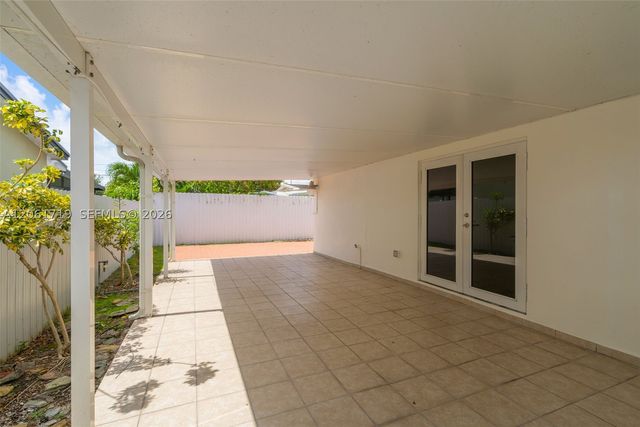 3685 W 9th Ave, Hialeah, FL 33012