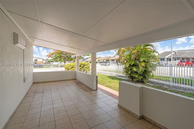 3685 W 9th Ave, Hialeah, FL 33012