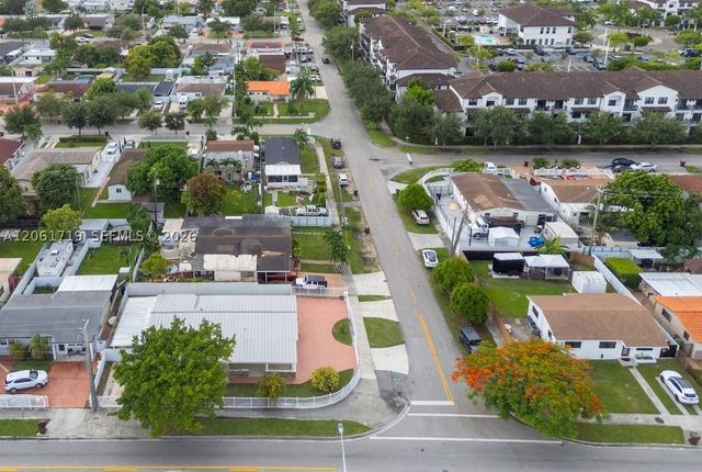 3685 W 9th Ave, Hialeah, FL 33012