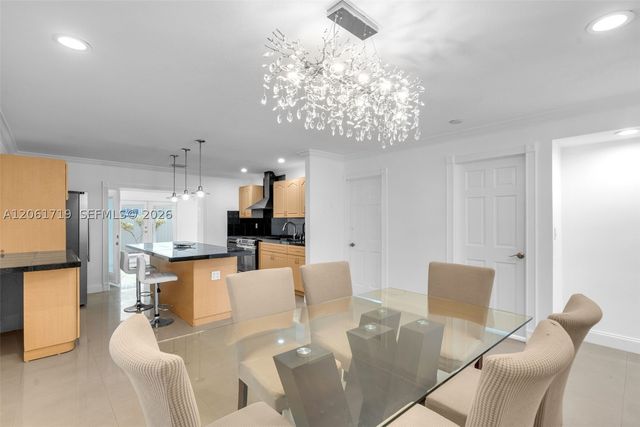 3685 W 9th Ave, Hialeah, FL 33012