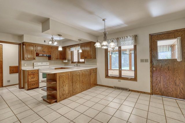 3910 Fresno ROAD, Brookfield, WI 53045