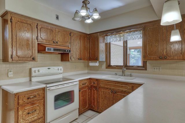 3910 Fresno ROAD, Brookfield, WI 53045