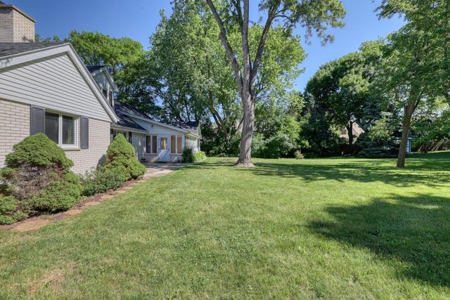 3910 Fresno ROAD, Brookfield, WI 53045