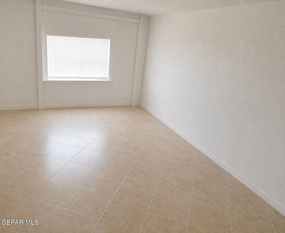 11710 DICK MAYERS Drive, El Paso, TX 79936