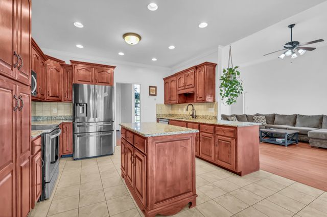 225 SPRING TERRACE LANE, Clarksville, TN 37040