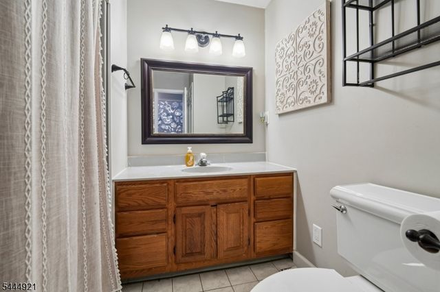 22 Summit Rd, Jefferson Twp., NJ 07438