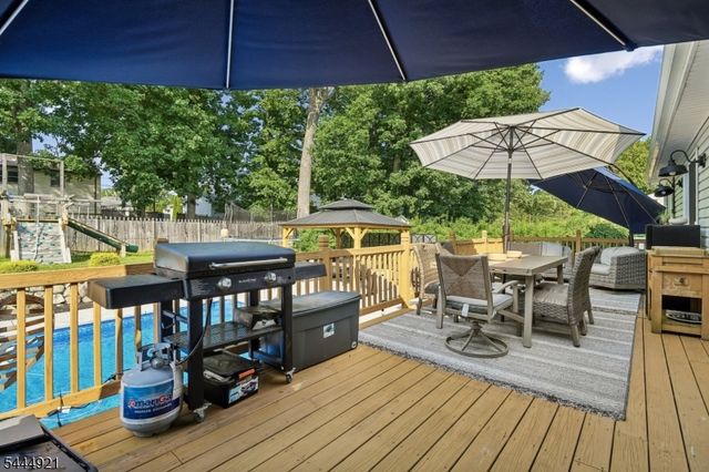 22 Summit Rd, Jefferson Twp., NJ 07438