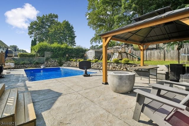 22 Summit Rd, Jefferson Twp., NJ 07438