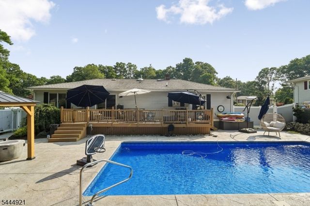 22 Summit Rd, Jefferson Twp., NJ 07438
