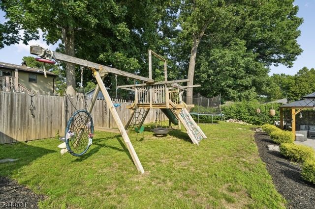 22 Summit Rd, Jefferson Twp., NJ 07438