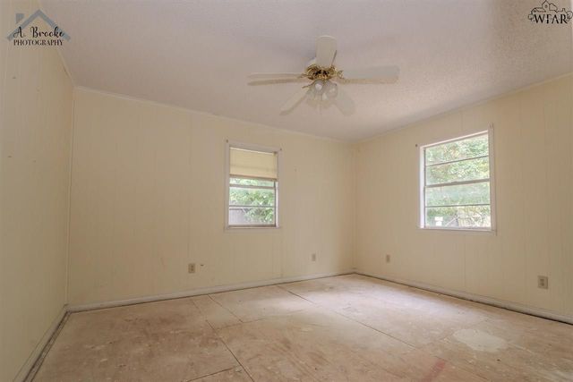 502 N HOOK STREET, Henrietta, TX 76365