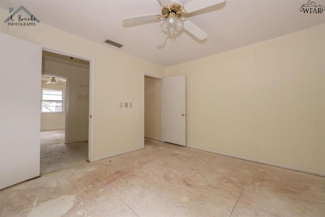 502 N HOOK STREET, Henrietta, TX 76365