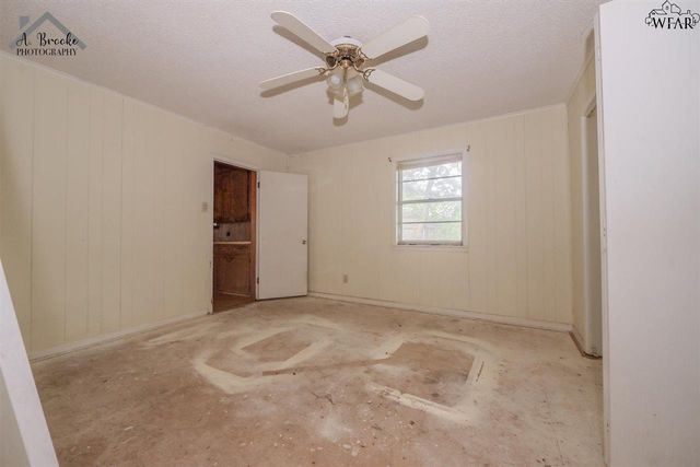 502 N HOOK STREET, Henrietta, TX 76365