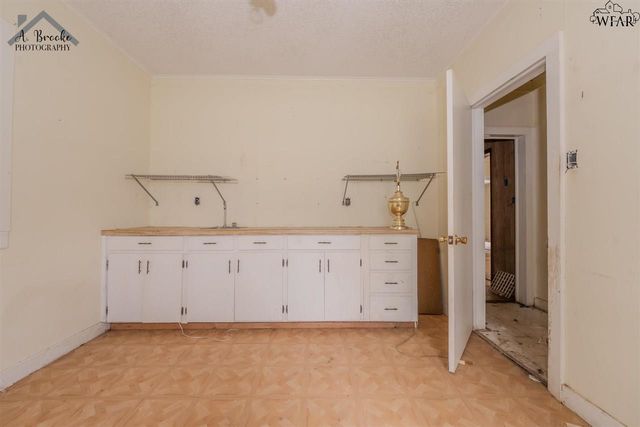 502 N HOOK STREET, Henrietta, TX 76365