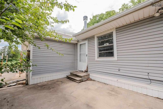 502 N HOOK STREET, Henrietta, TX 76365