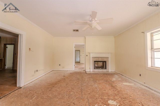 502 N HOOK STREET, Henrietta, TX 76365