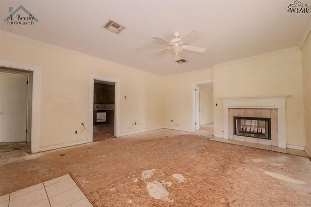 502 N HOOK STREET, Henrietta, TX 76365