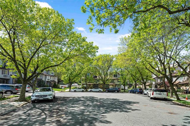 29 Croft Court, Staten Island, NY 10306