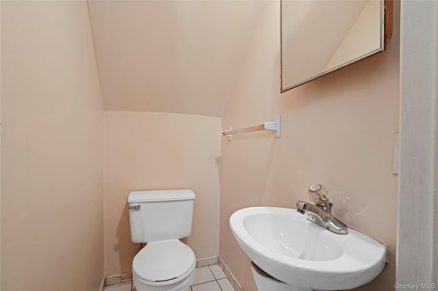 29 Croft Court, Staten Island, NY 10306