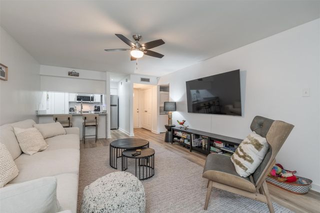 4837 Cedar Springs Road 110, Dallas, TX 75219